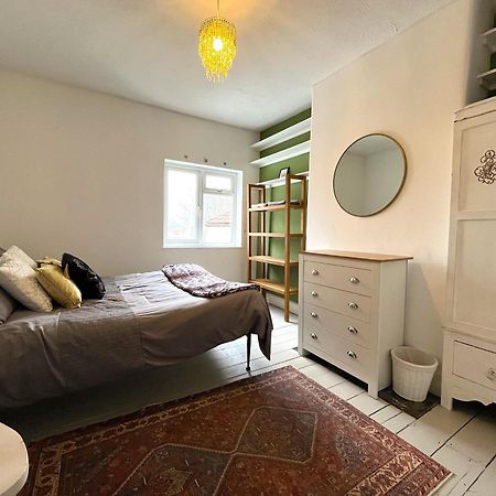 Charming Cottage Retreat With Garden - Sleeps 12 Бристоль Екстер'єр фото