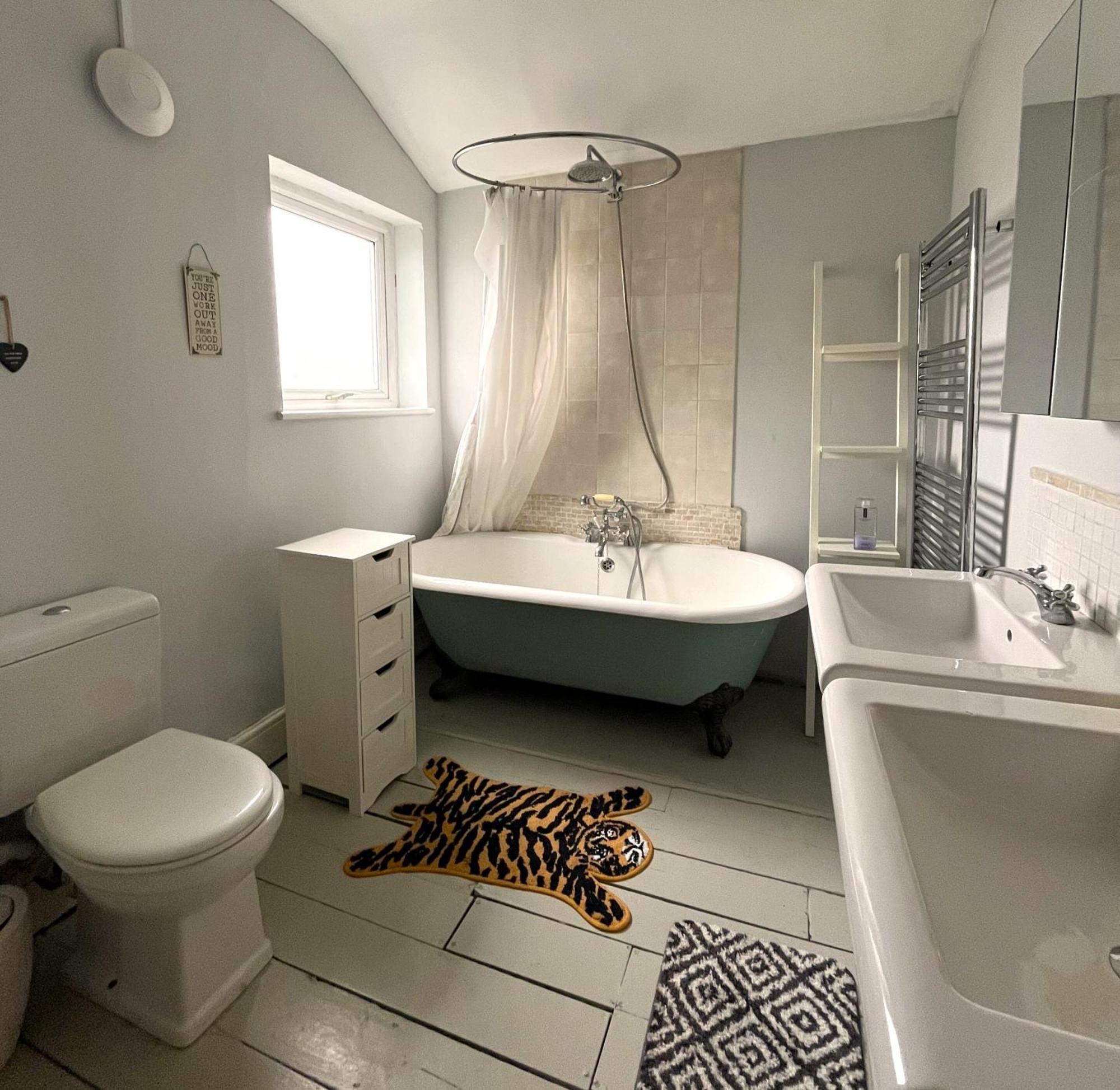 Charming Cottage Retreat With Garden - Sleeps 12 Бристоль Екстер'єр фото